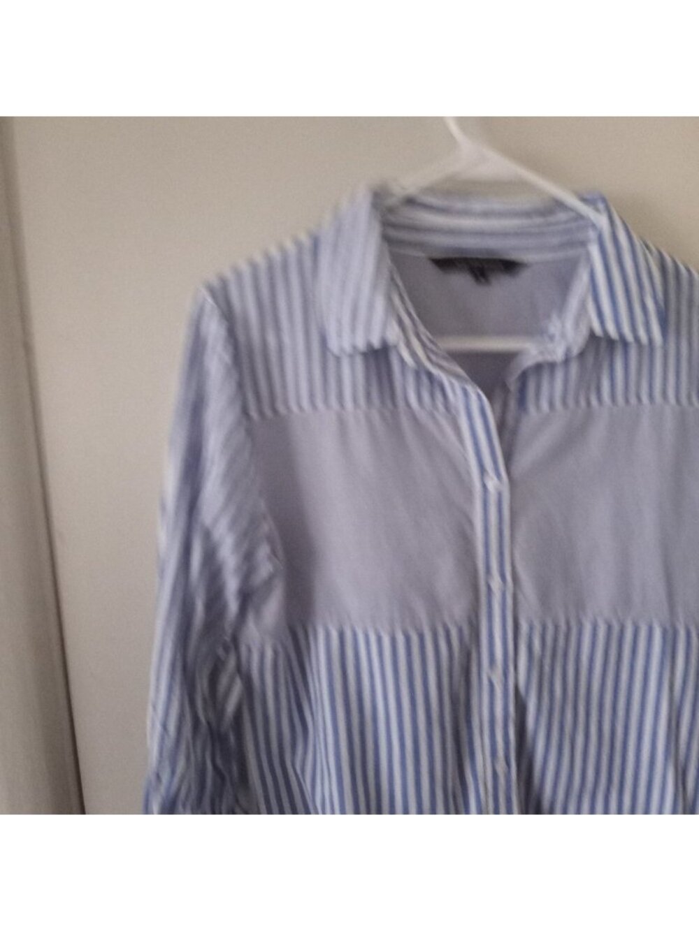 Walter Baker Blue Pinstriped Pattern Top - Picture 2 of 10